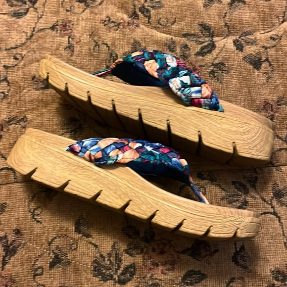 ALEGRIA Flip Flop Sandal size 38!! NWOT - Picture 3 of 10